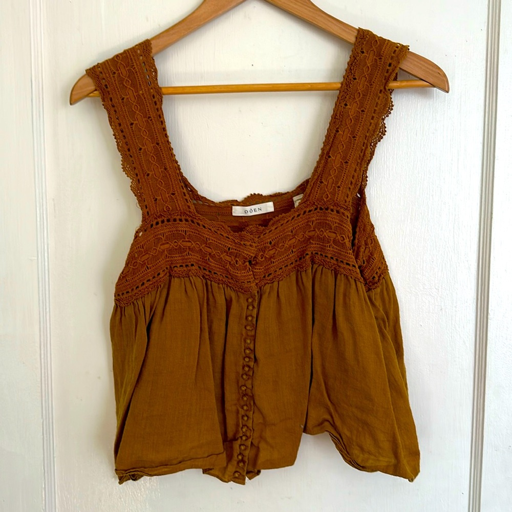 Doen Tan Lace-Trimmed Tank Top